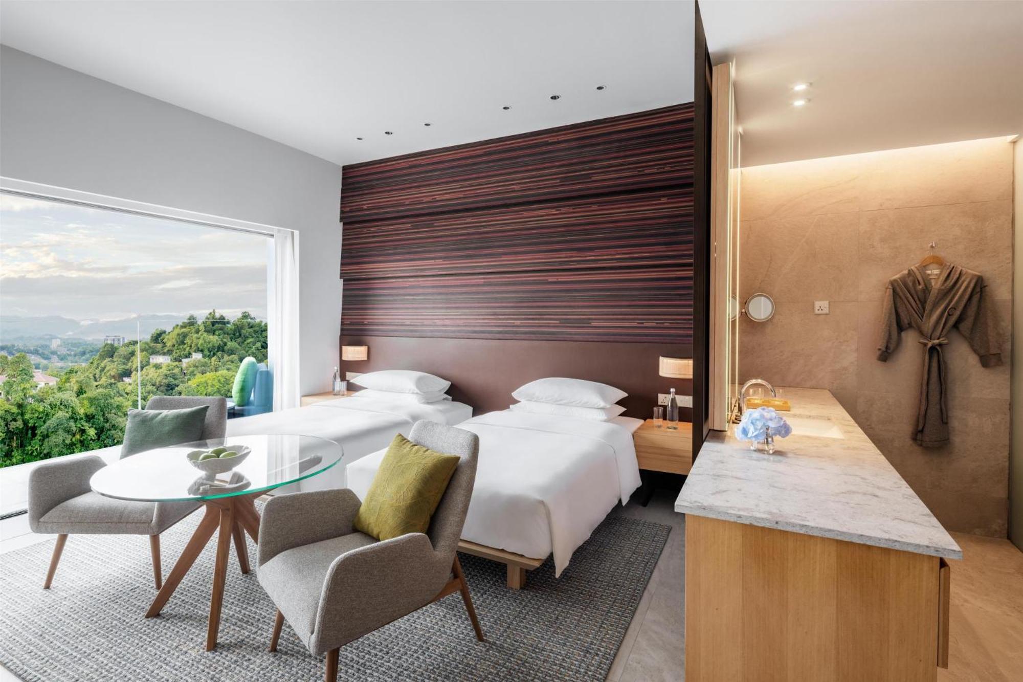 Hyatt Centric Kota Kinabalu 호텔 외부 사진