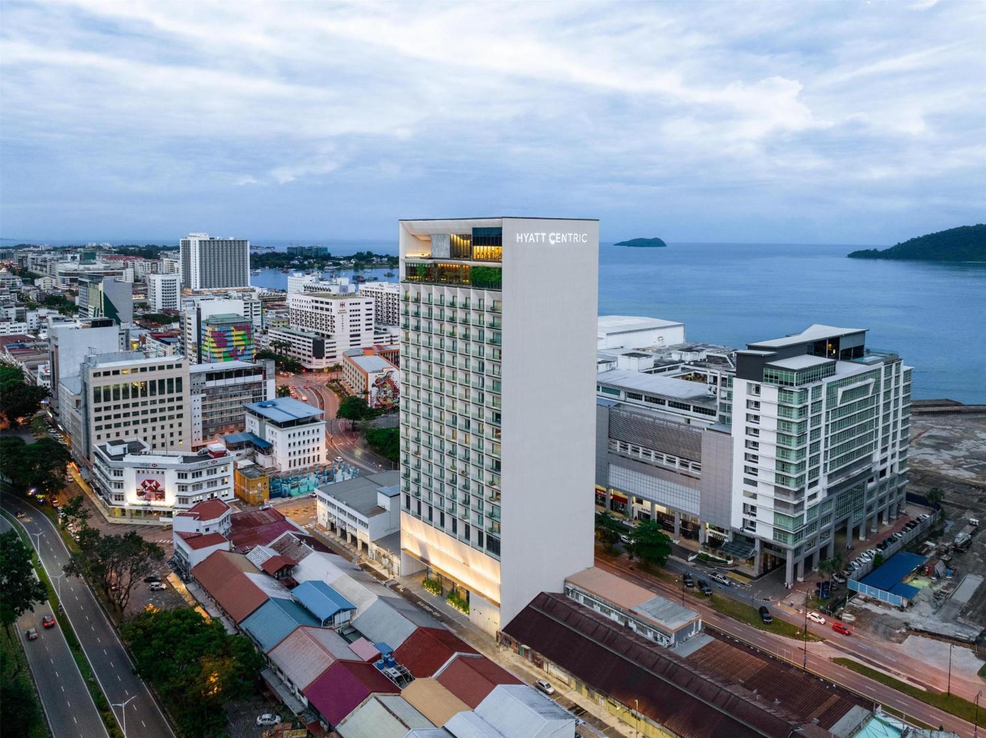 Hyatt Centric Kota Kinabalu 호텔 외부 사진