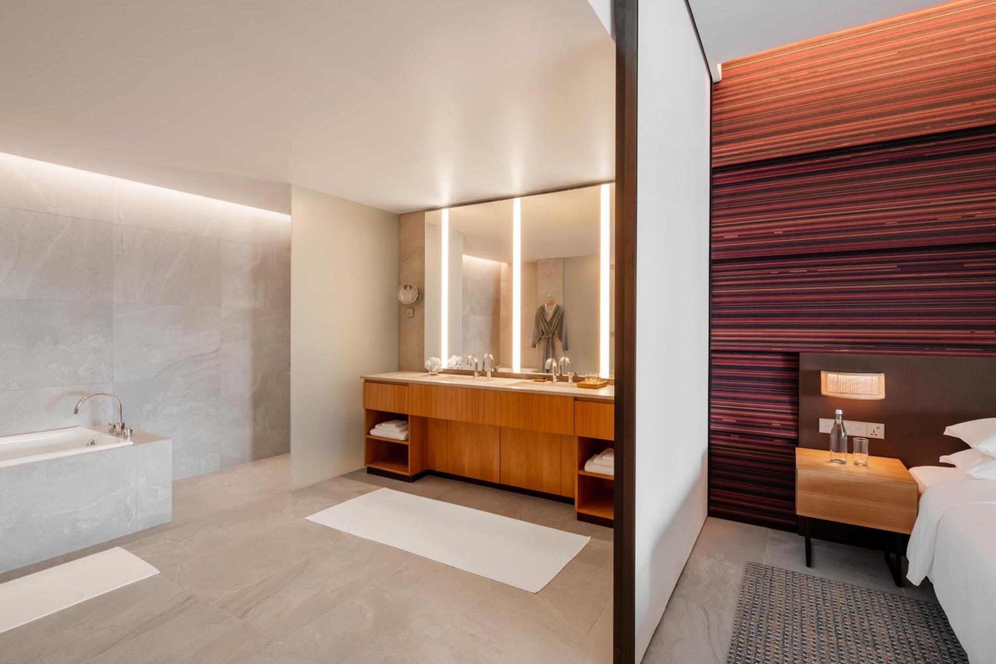 Hyatt Centric Kota Kinabalu 호텔 외부 사진